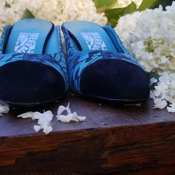 Gorgeous Butterfly Ferragmo size 8 mules & matching purse, made in Italy - Picture 7 of 12